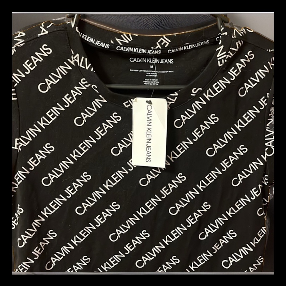 Calvin Klein Repeated Print Allover Cap Sleeve 1Pc Short/Bodysuit Sz Medium NWT - Picture 4 of 13